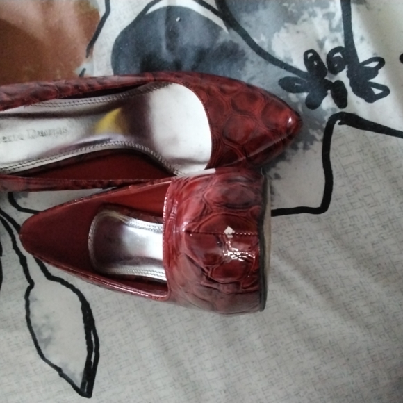 Red pumps - Picture 5 of 5